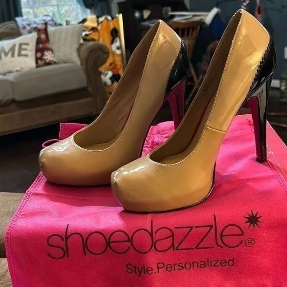 ShoeDazzle High‎ Heels Womens Size 6.5 Beige/Black